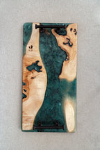 Full image of the Ibiza line tray made with resin and wood
